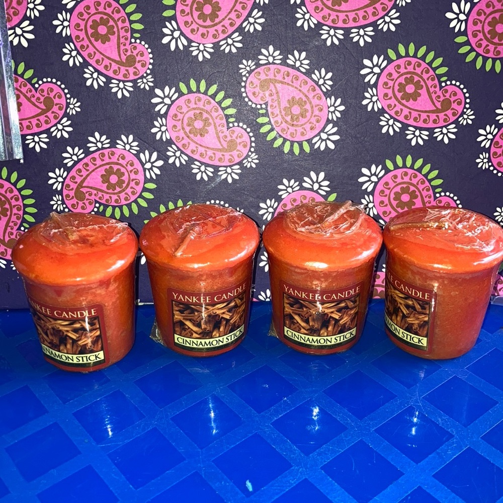 lot of 4 yankee candles votive cinnamon stick old new stock plastic wrapped